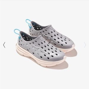 Kane Footwear recovery shoes. Revive stone/cream